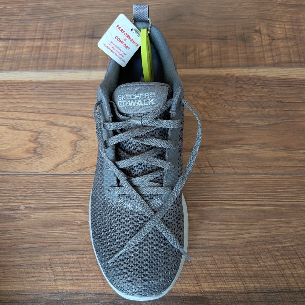 Skechers GoWalk Men's Athletic Walking Shoes Sneakers sz 9 NWT